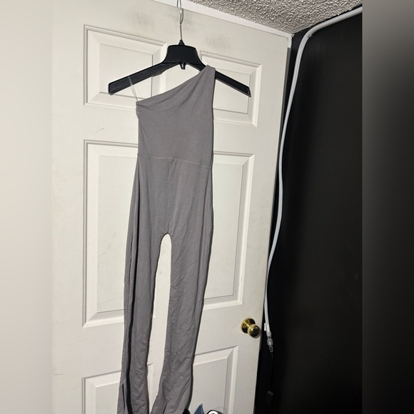 NWT oh Polly single strap jumpsuit - Picture 7 of 8